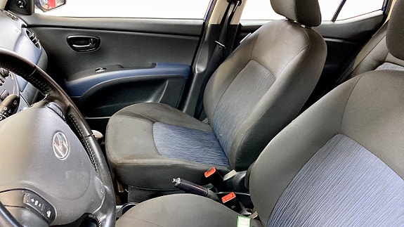 Hyundai i10 8 of 12