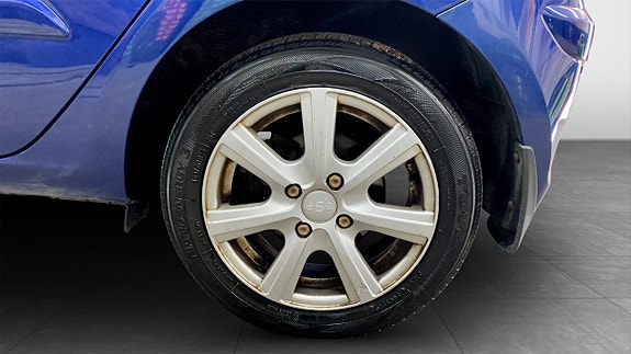 Hyundai i10 6 of 12