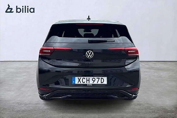 Volkswagen ID.3 4 of 17