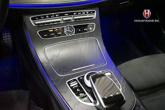 Mercedes-Benz E220 21 of 25