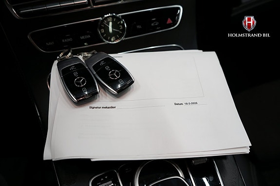 Mercedes-Benz E220 25 of 25