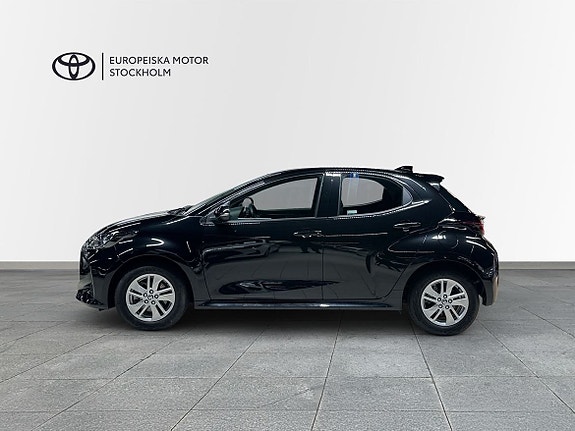 Toyota Yaris 3 of 12