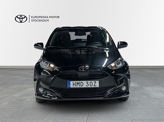 Toyota Yaris 5 of 12