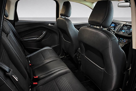 Ford Kuga 10 of 18