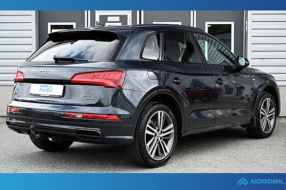 Audi Q5 2 of 22