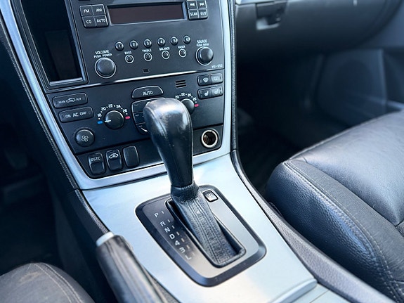 Volvo V70 8 of 12