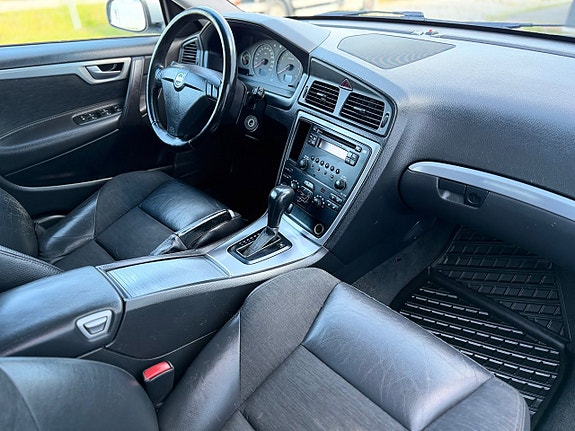 Volvo V70 9 of 12