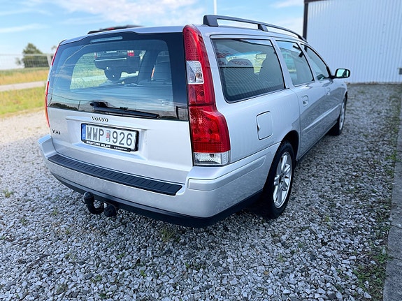 Volvo V70 4 of 12