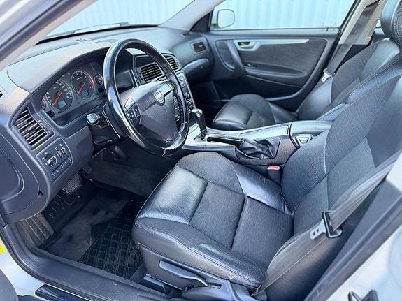 Volvo V70 5 of 12