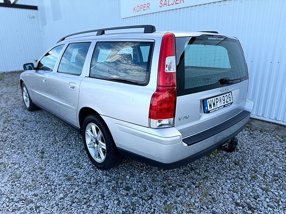 Volvo V70 3 of 12