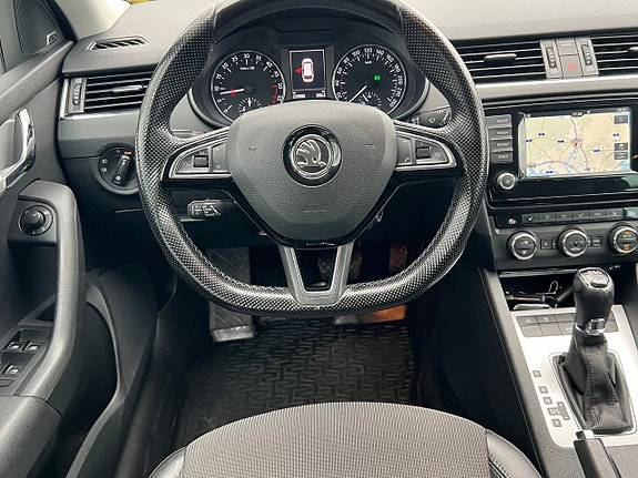 Skoda Octavia 10 of 23