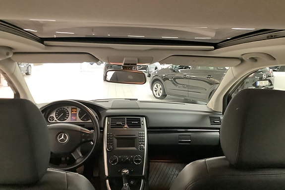 Mercedes-Benz B170 8 of 9