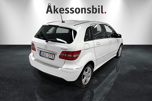 Mercedes-Benz B170 5 of 9