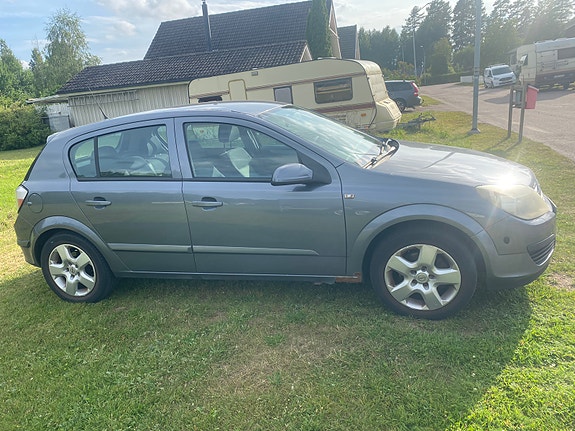 Opel Astra 2 of 6