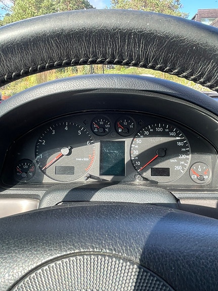 Audi A4 4 of 5