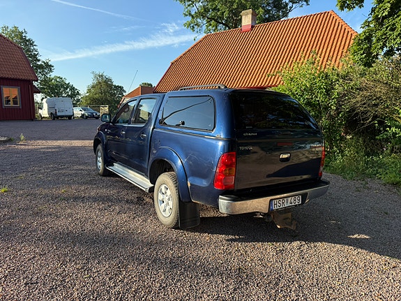 Toyota HiLux 3 of 7