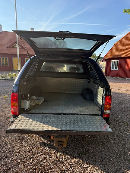 Toyota HiLux 4 of 7