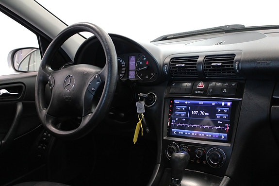Mercedes-Benz C180 8 of 12