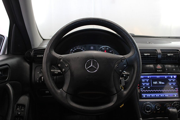 Mercedes-Benz C180 6 of 12