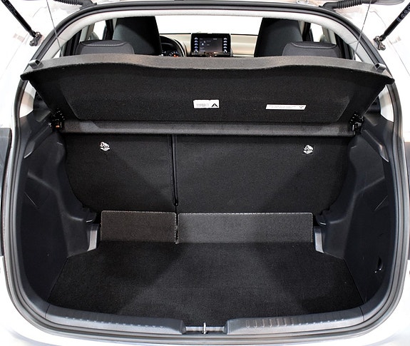 Toyota Yaris 21 of 21