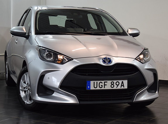 Toyota Yaris 3 of 21