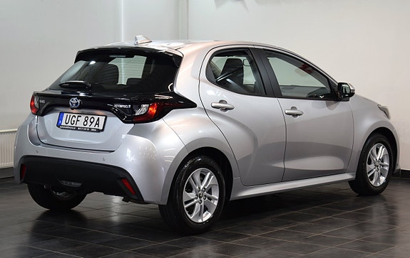 Toyota Yaris 7 of 21