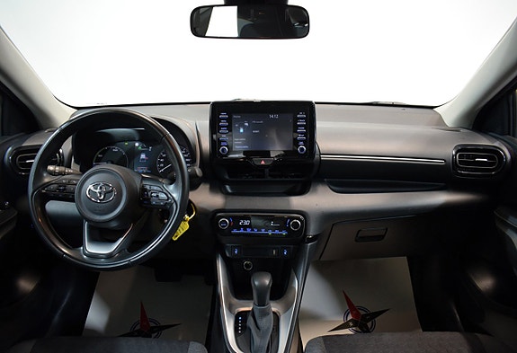 Toyota Yaris 12 of 21