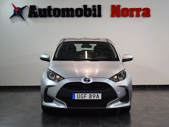 Toyota Yaris 4 of 21