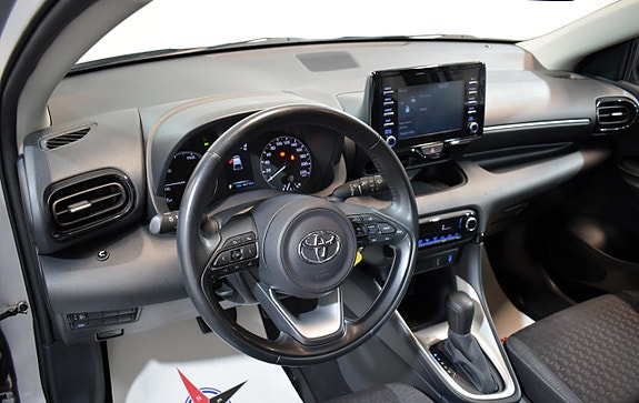 Toyota Yaris 10 of 21