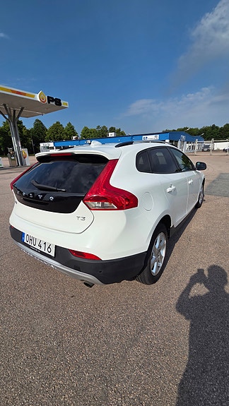 Volvo V40 Cross Country 3 of 6