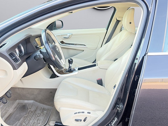 Volvo V60 10 of 21