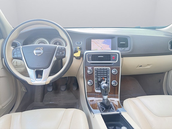 Volvo V60 11 of 21