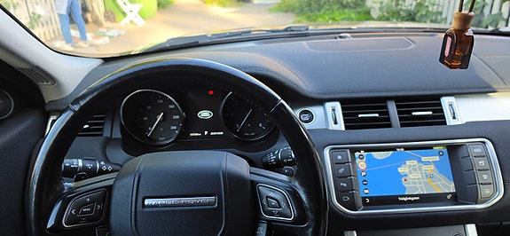 Land Rover Range Rover Evoque 2 of 3