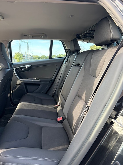 Volvo V60 13 of 14