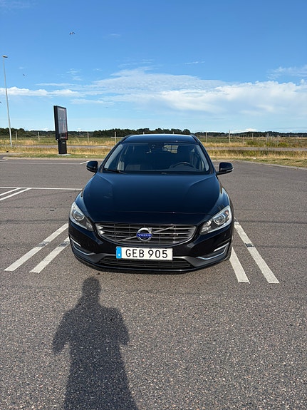 Volvo V60 2 of 14