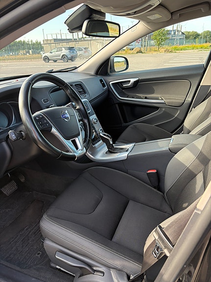 Volvo V60 12 of 14