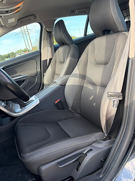 Volvo V60 11 of 14