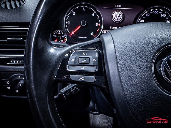 Volkswagen Touareg 21 of 29