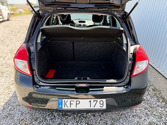 Renault Clio 11 of 11