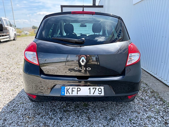 Renault Clio 10 of 11