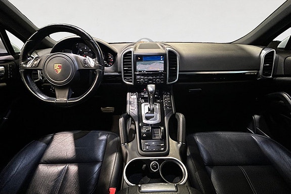 Porsche Cayenne 11 of 18