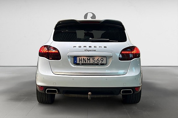 Porsche Cayenne 6 of 18