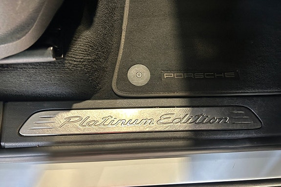 Porsche Cayenne 17 of 18