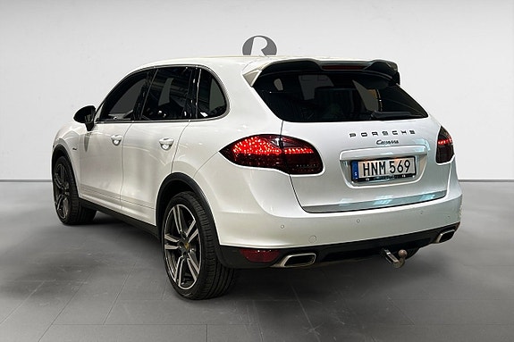 Porsche Cayenne 5 of 18