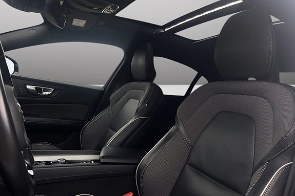Volvo S60 13 of 30