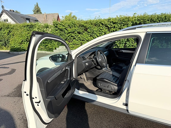 Volkswagen Passat Alltrack 5 of 10