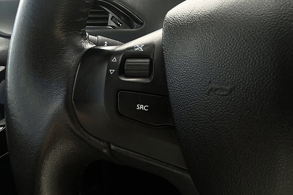 Peugeot 208 28 of 29