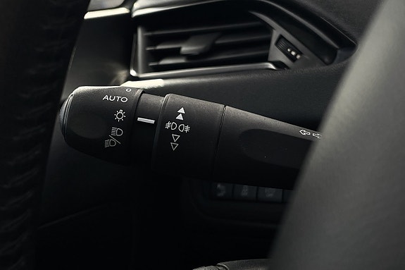 Peugeot 208 26 of 29