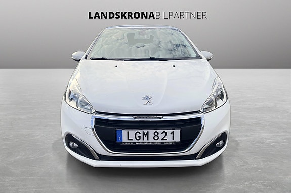 Peugeot 208 2 of 29