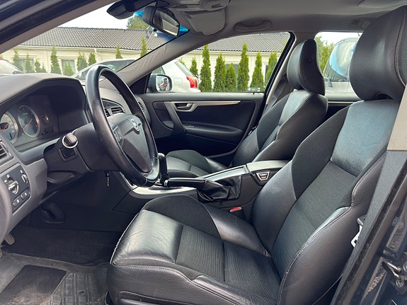 Volvo V70 13 of 18